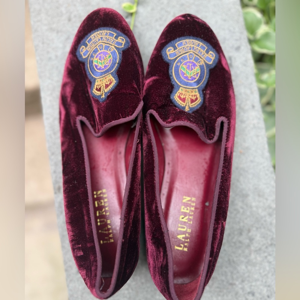 Stunning burgundy Ralph Lauren Velvet Crest Loafers - Picture 3 of 5